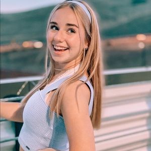 Meet your Posher, Elizabeth